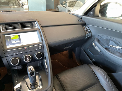 Jaguar E Pace P250