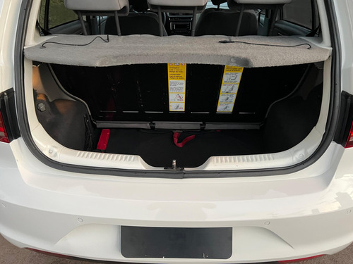 Imagem 10 de 13 de Volkswagen Fox Highline 1.6 16v Msi (flex)