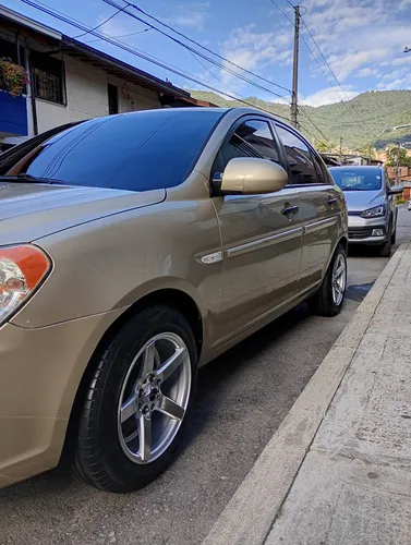 Hyundai Accent 1.4 Gls 4 p