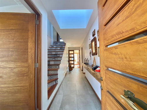 Dos Casas, Una Grande Familiar Y Otra Ideal Para Los Abuelos