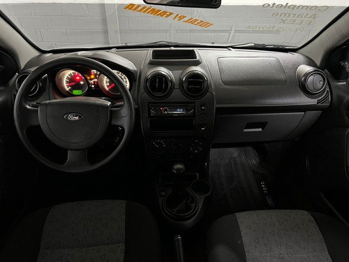 Imagem 9 de 13 de Ford Fiesta Sedan Ano 2011 1.6 Completo