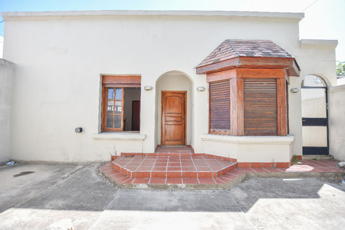 Casa , Venta , Fondo, 3 Dormi, Estrenar, Parque Saavedra !!!