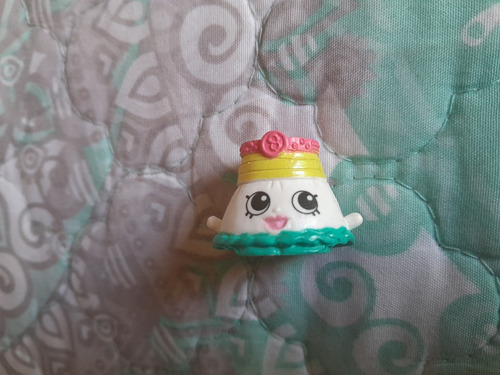 Figura Muñeco Shopkins Faldita Blanc Cinto Amarillo (Usado)