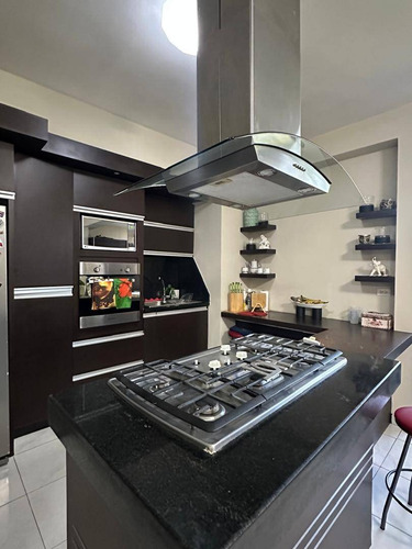 Annic Coronado Vende Apartamento En Las Chimeneas, Res. Mantova (133ms) Piso Bajo Ref. 266631