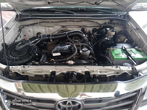 Toyota Hilux 2.7 A Gasolina Mecanica 4x4 Y Bajo