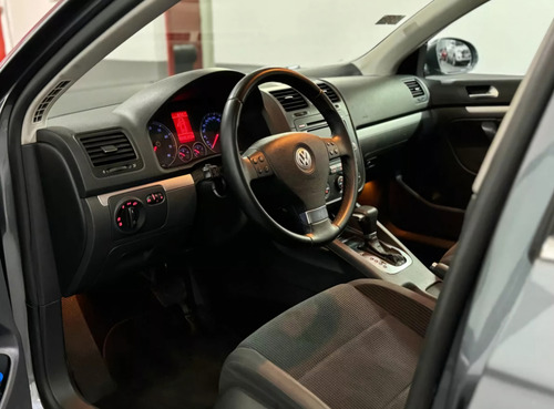Volkswagen Vento 2.5 Advance 170cv