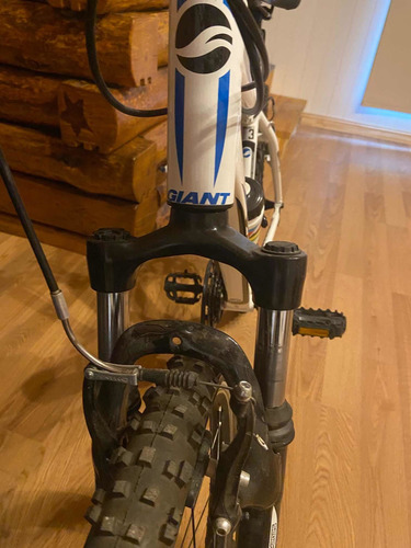 Bicicleta Giant Revel