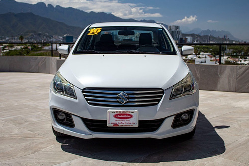 Imagen 2 de 8 de Suzuki Ciaz Glx 2016