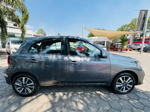 Nissan March 5p Exclusive L4/1.6 Aut