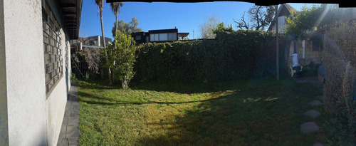 Casa Con Construcción Sólida En Excelente Estado Y Ubicación
