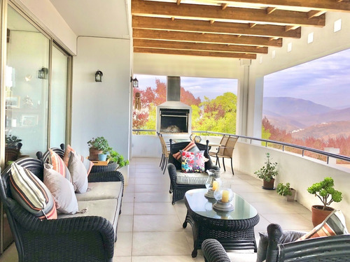 En Venta Interesante Y Sólida Casa En Costa Cachagua
