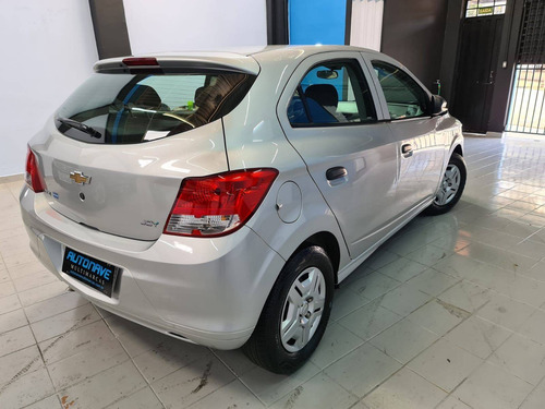 Imagem 3 de 8 de Chevrolet Onix 1.0 Mpfi Joy 8v Flex 4p Manual