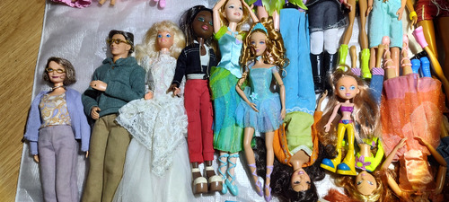 Coleção 40 Barbies + 11 Bratz + 04 Moranguinhos + 07 Winks + (Usado)