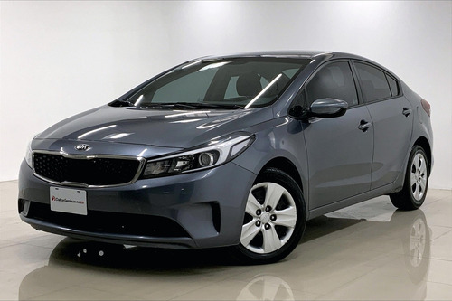Imagen 1 de 15 de Kia Forte 4x2 4 Pts Lx Ta A/ac Bl F Niebla R-16