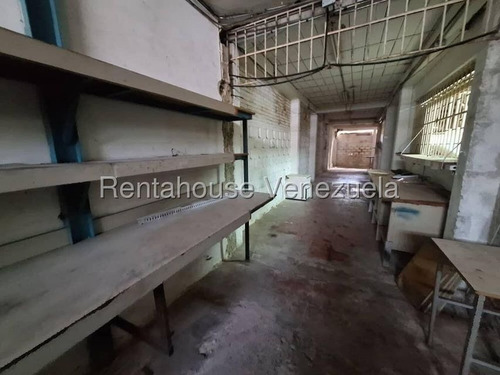 Casa Comercial En Venta En Los Dos Caminos Caracas Angela Tochon A Pie De Calle Uso Comercial Av Principal