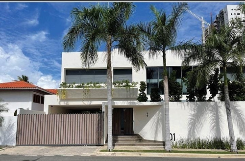 Alquiler De Casa En Bella Vista, Distrito Nacional, Santo Domingo, República Dominicana