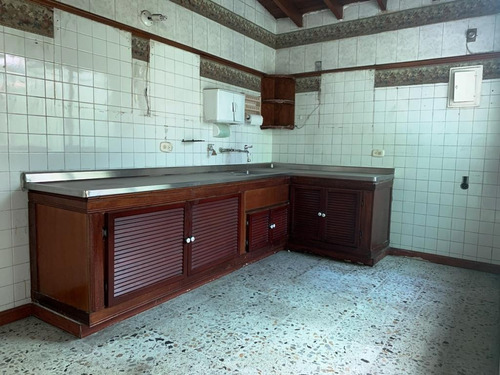 Casa-local En Venta