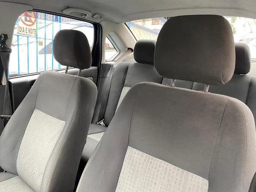 Ford Fiesta Sedan 1.6 8v!!! Completo!!!