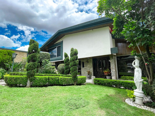 Casa En Venta En Fraccionamiento Villa Satelite La Calera