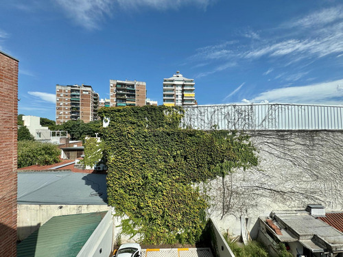 Espectacular Departamento De Tres Ambientes Con Terraza Propia Y Cochera A Estrenar, Acassuso.