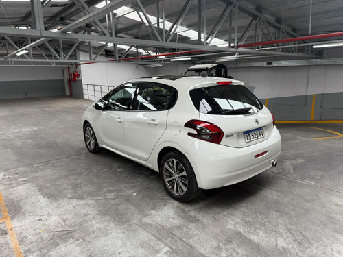 Peugeot 208 1.6 Feline Tiptronic