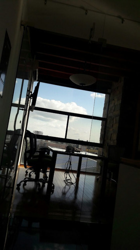 Edificio Con Oficinas Ejecutivas