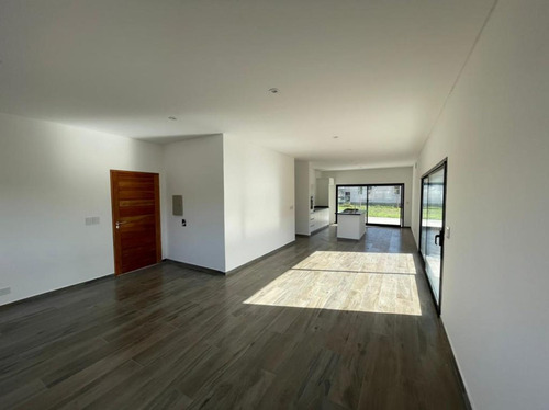 Imagen 16 de 21 de Venta 4 Amb. A Estrenar Pilar Del Este