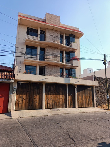 En Col. Lomas De Santa Maria, Morelia Mich. Edificio En Venta.