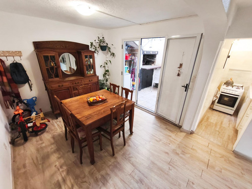 Venta Casa De 2 Dormitorios En Cordón Patio Con Parrillero