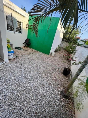 Casa En Venta En El Residencial Las Orquideas, La Romana