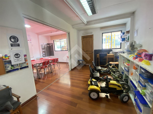 Casa En Venta De 6 Dorm. En Las Condes