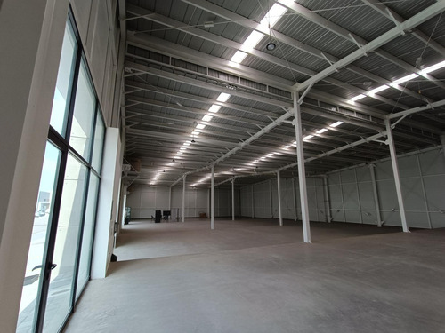Nave Industrial En Renta En Apaseo Guanajuato 2,000 M2
