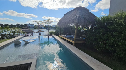 Venta Casa Puertos Vistas Con Muelle Privado