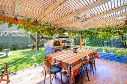 Casa En Venta En La Reina