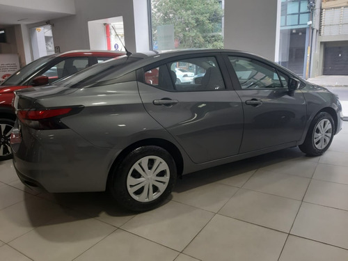 Imagen 2 de 10 de Nissan Versa Sense Cvt