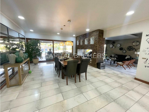 Moderna Casa En Venta: Espacio, Confort Y Estilo (dg)