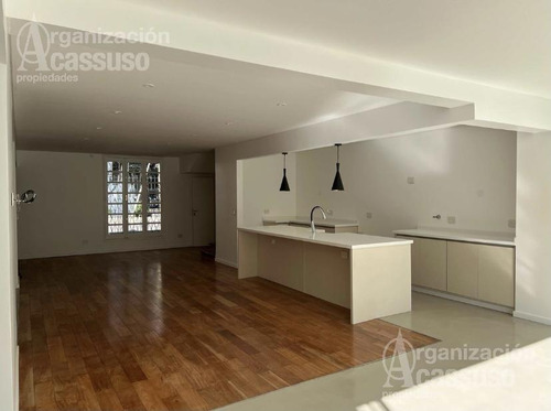 Casa En Venta - Acassuso - Av Libertador Hacia El Río