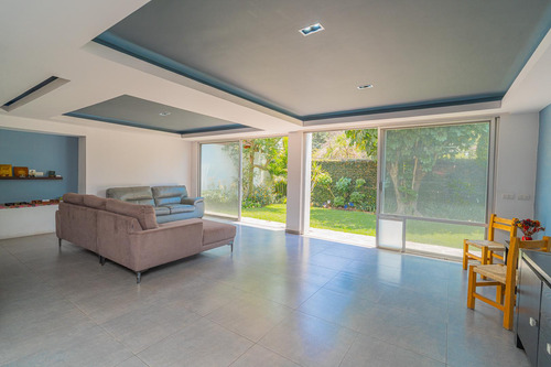 Casa En Venta En La Cañada Con Jardín Privado En Lomas De Atzingo Cuernavaca Morelos