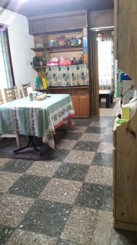 Venta De Casa En Glew,2 Dorm.garage,fdo.oportunidad.