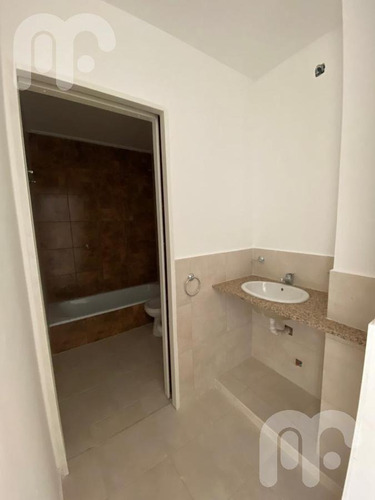 Imagen 7 de 10 de Departamento En Venta - La Plata