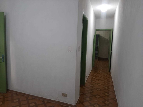 Imagem 1 de 9 de Casa 4 Cômodos Com Garagem