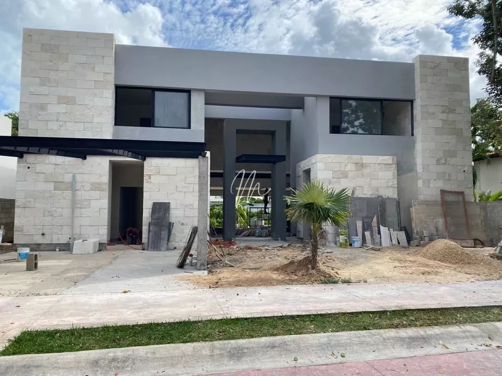 Casa En Venta En Lagos Del Sol, En Cancún