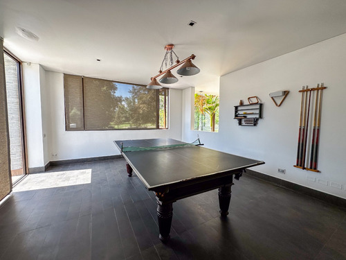 Hermosa Casa Con Vista Al Club De Golf Country Club. 40971