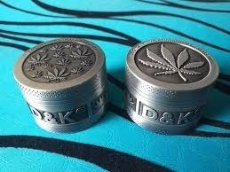 Imagen 1 de 3 de Grinder De Aluminio, 4 Pisos Pipa Vaporizador