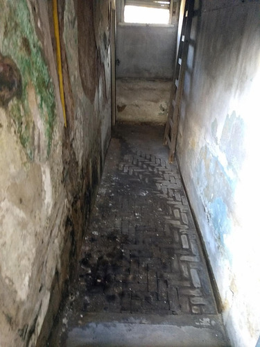 Tipo Casa Al Frente A Reciclar .