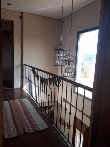 Hermosa Casa 5 Amb Con Piscina Sobre Lote De 980 M2 Barrio 2 Plantas Santa Rita