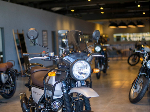 Imagen 14 de 25 de Royal Enfield Himalayan Mirage Silver
