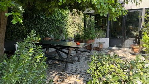 Bernardo Larrain / Calle Interior