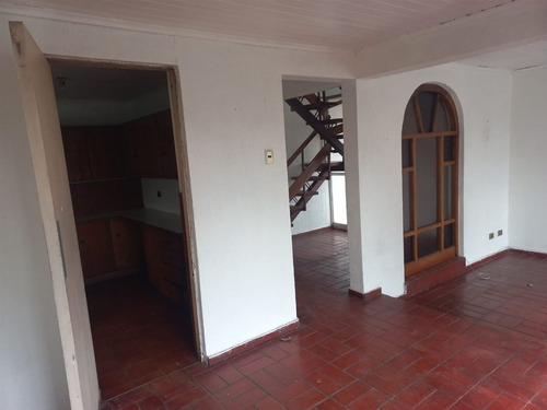 Casa En Venta De 4 Dorm. En Curicó