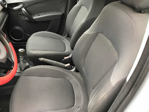 Imagen 6 de 6 de Fiat Grand Siena 1.4 Attractive 87cv C/pack Seguridad